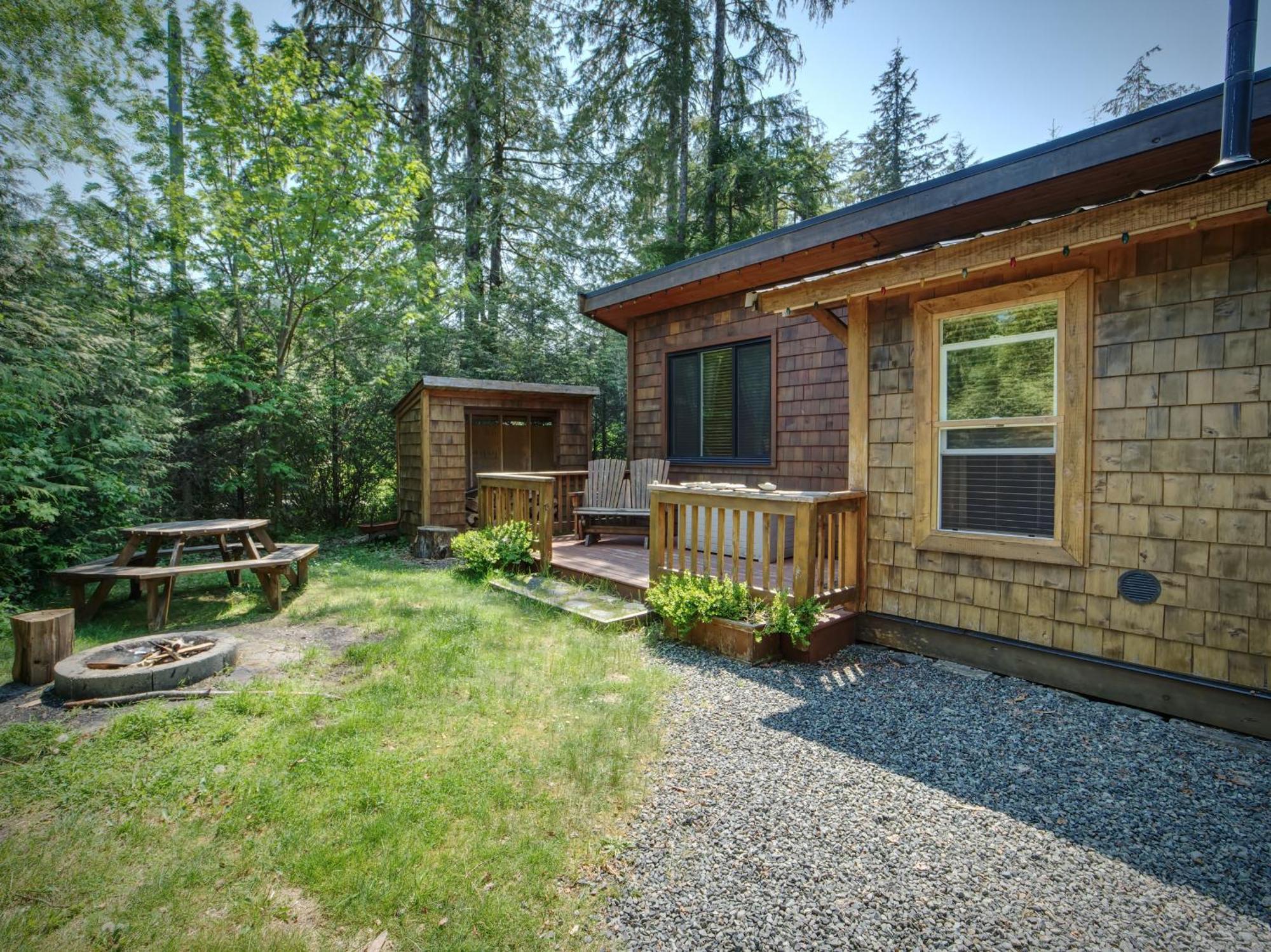 Handsome Dan'S Vacation Cottage Rentals Port Renfrew Exterior foto